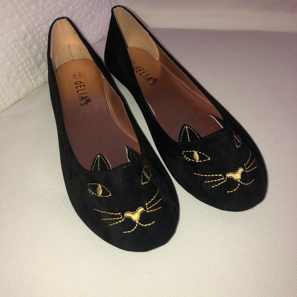BRAND NEW cat flats